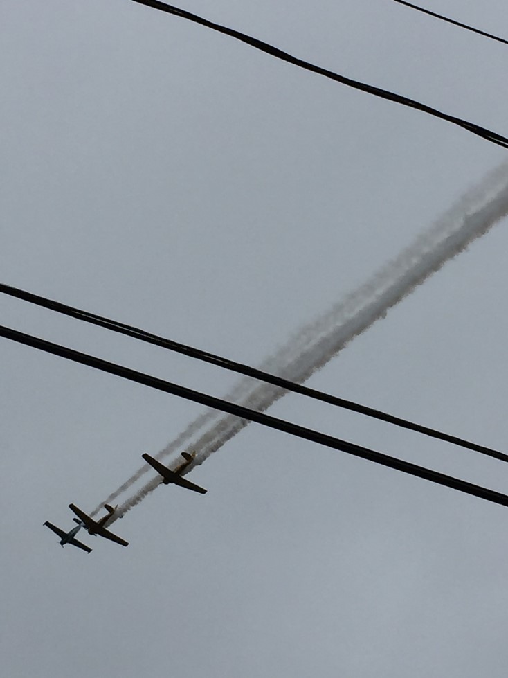 Three planes flying in the sky